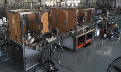 Máquina de producción de llenado de cigarrillos electrónicos con servomotor (botella de PET)