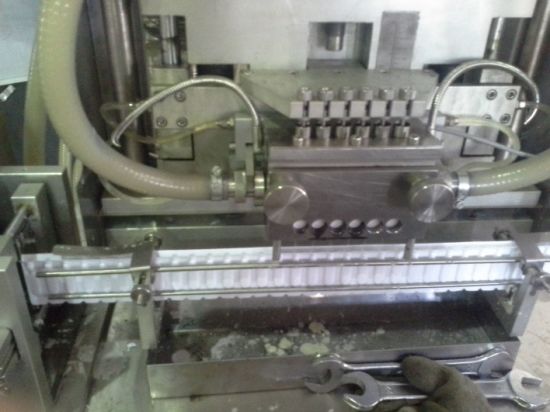 Máquina de sellado de llenado de forma de supositorio de molde de aluminio farmacéutico supositorio