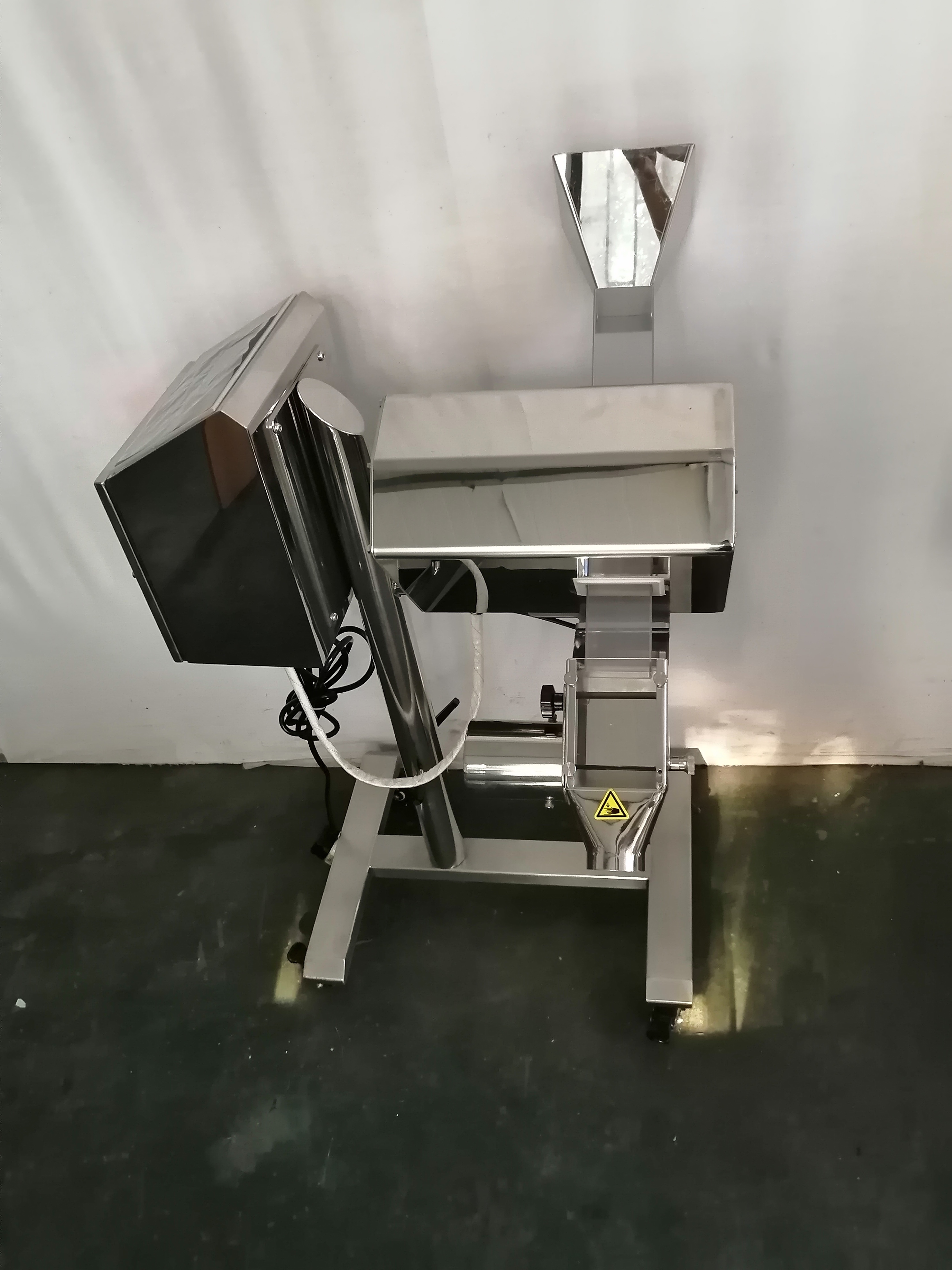 China suministro el detector de metal de la cápsula de la tableta de alimentos farmacéuticos con GMP