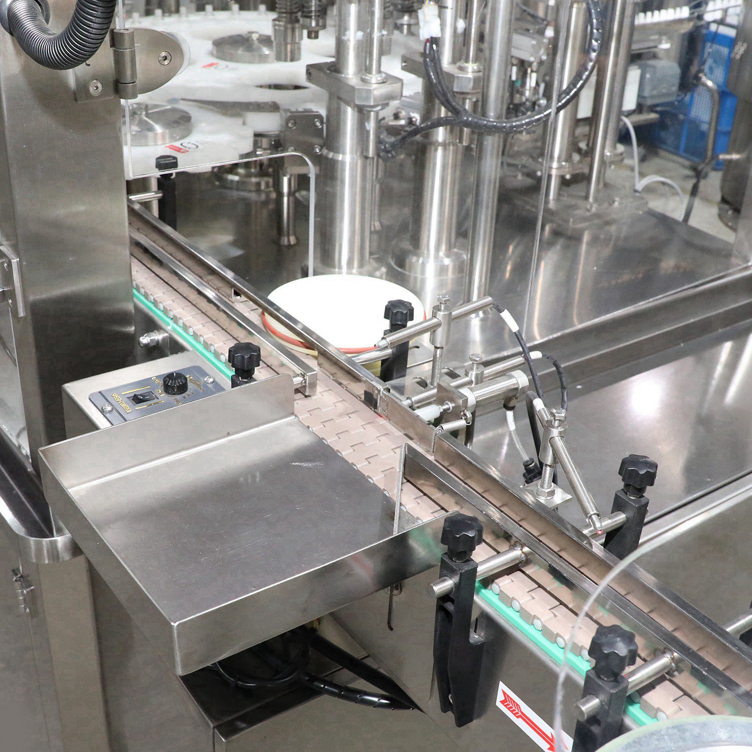 Máquina llenadora y selladora de líquidos para colirios de alta calidad para botellas de vidrio/botellas de plástico 