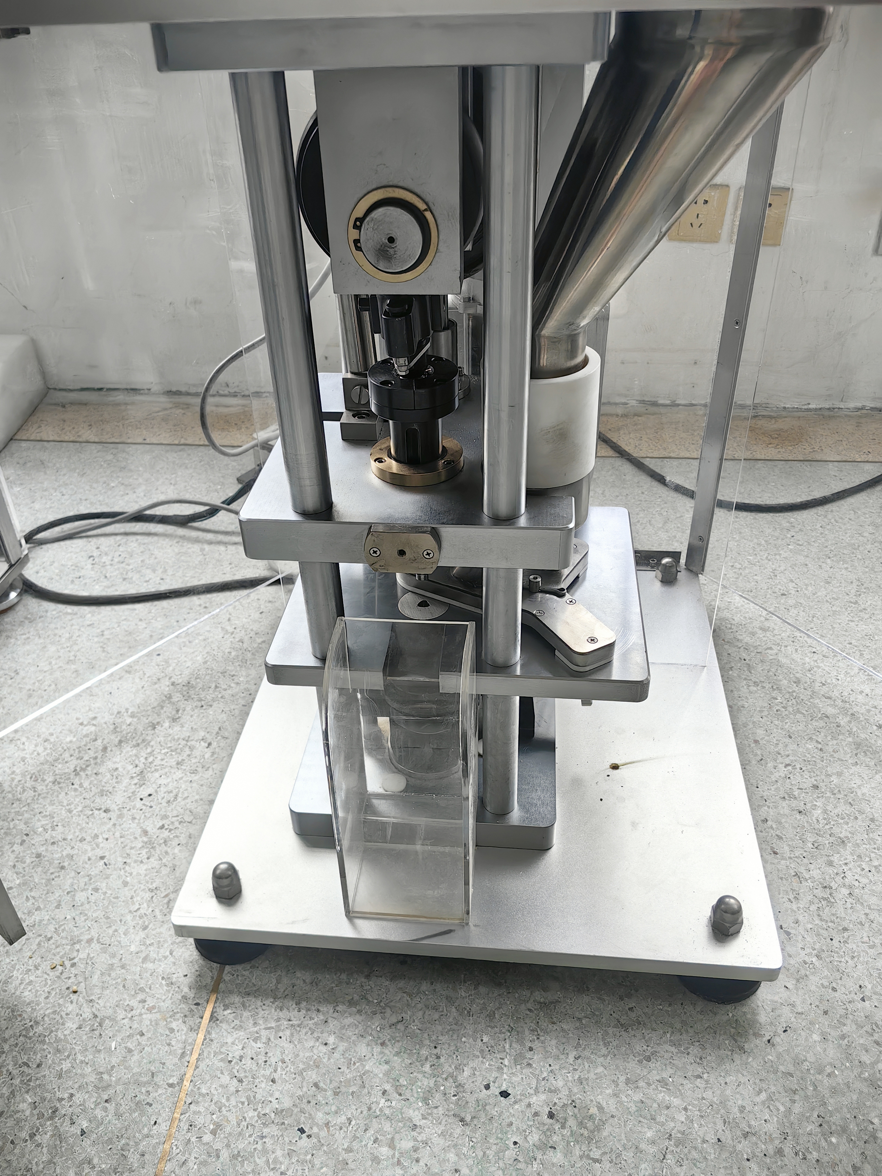 Máquina de prensado de pastillas de estación única de laboratorio de alta calidad DP12/DP25, máquina de prensado de tabletas pequeñas para productos farmacéuticos 