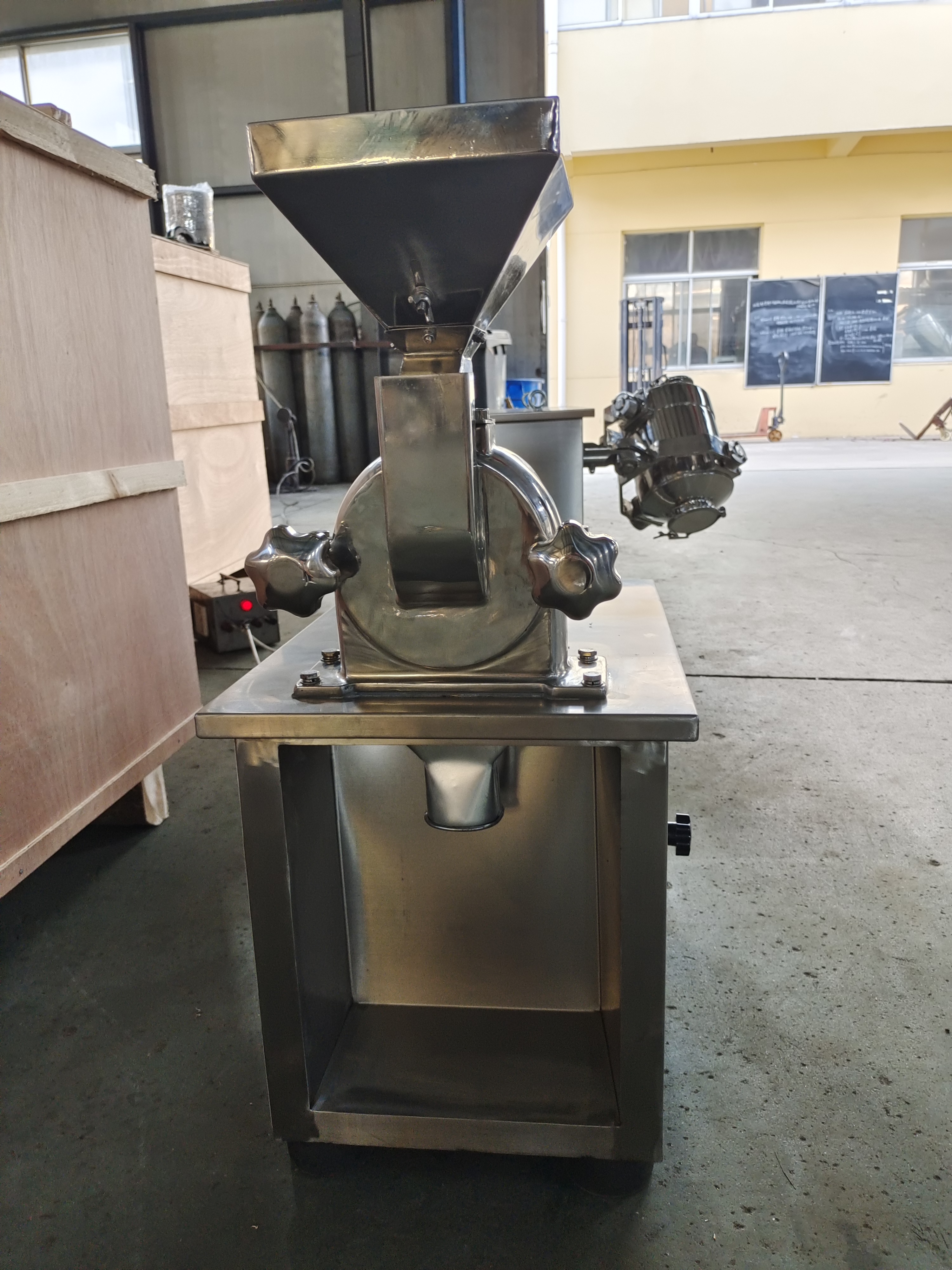 M&aacute;quina de trituraci&oacute;n SF-130 (1)